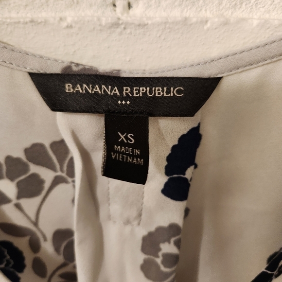 Banana Republic Floral Sleeveless Top - XS - Picture 2 of 9